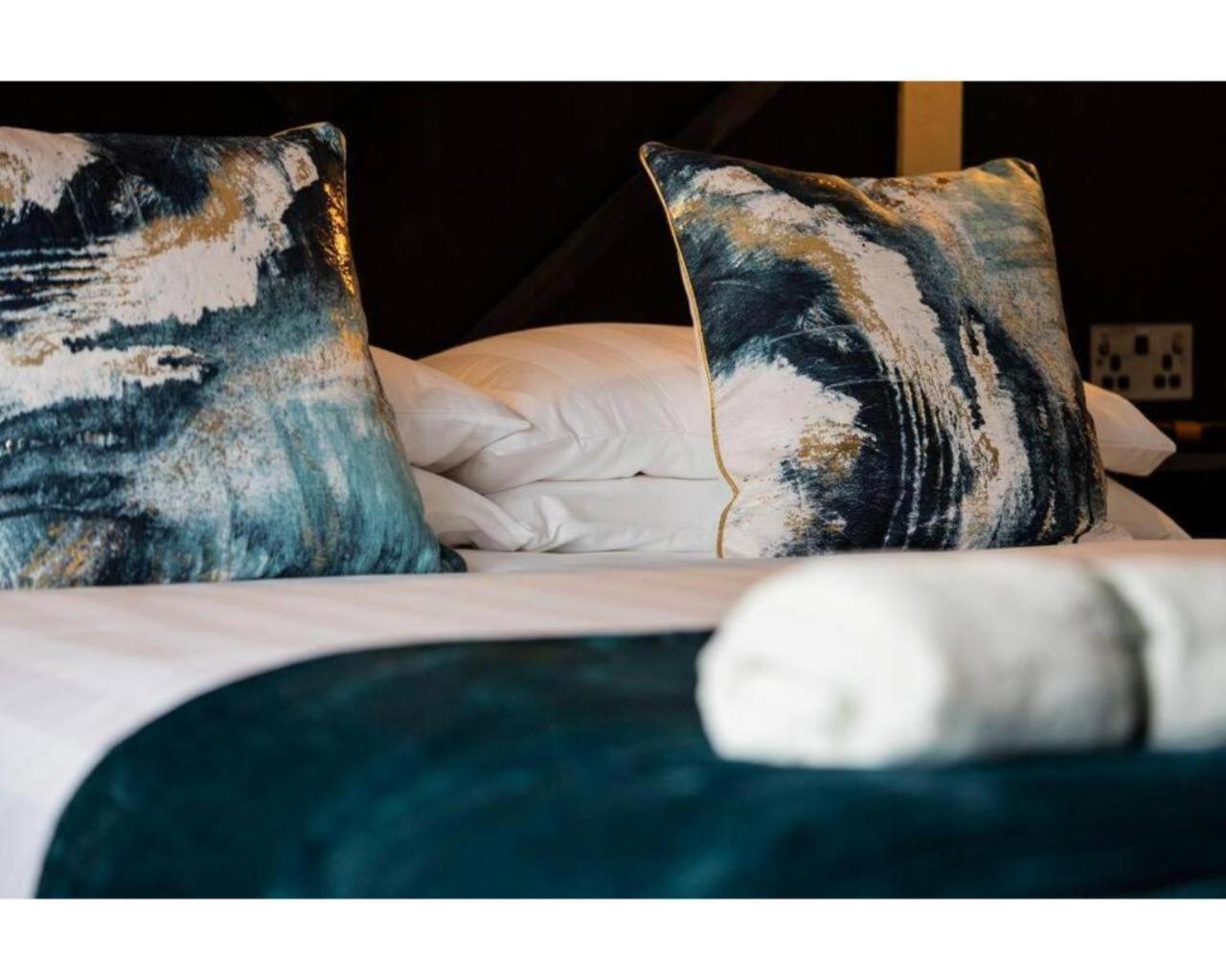 Central Belfast Apartments Queen'S Hideaway ภายนอก รูปภาพ