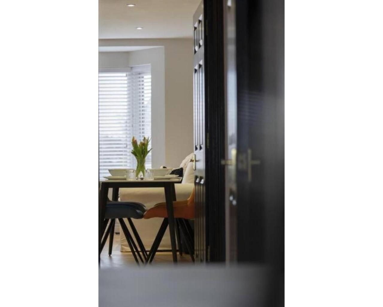 Central Belfast Apartments Queen'S Hideaway ภายนอก รูปภาพ