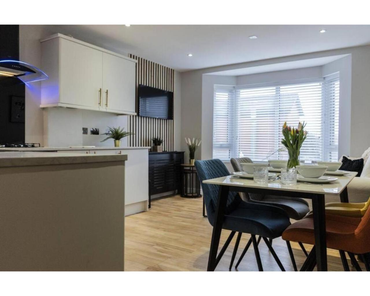 Central Belfast Apartments Queen'S Hideaway ภายนอก รูปภาพ