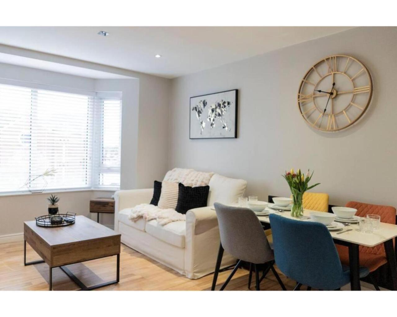 Central Belfast Apartments Queen'S Hideaway ภายนอก รูปภาพ