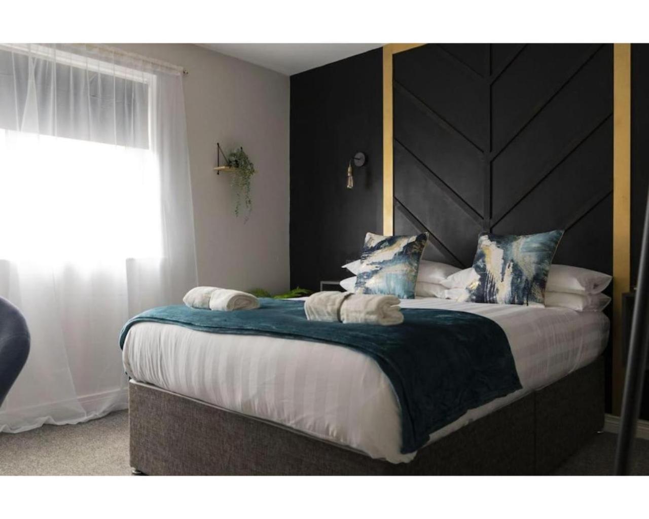 Central Belfast Apartments Queen'S Hideaway ภายนอก รูปภาพ