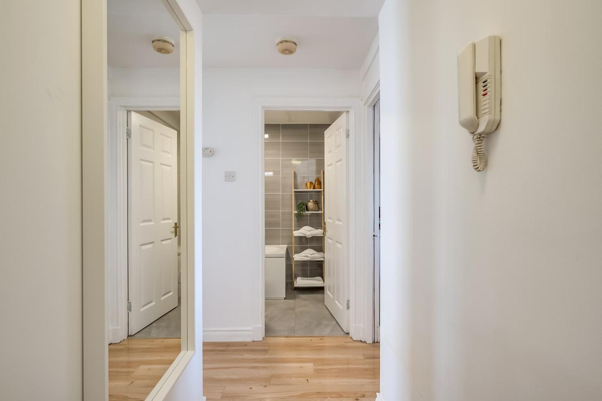 Central Belfast Apartments Queen'S Hideaway ภายนอก รูปภาพ