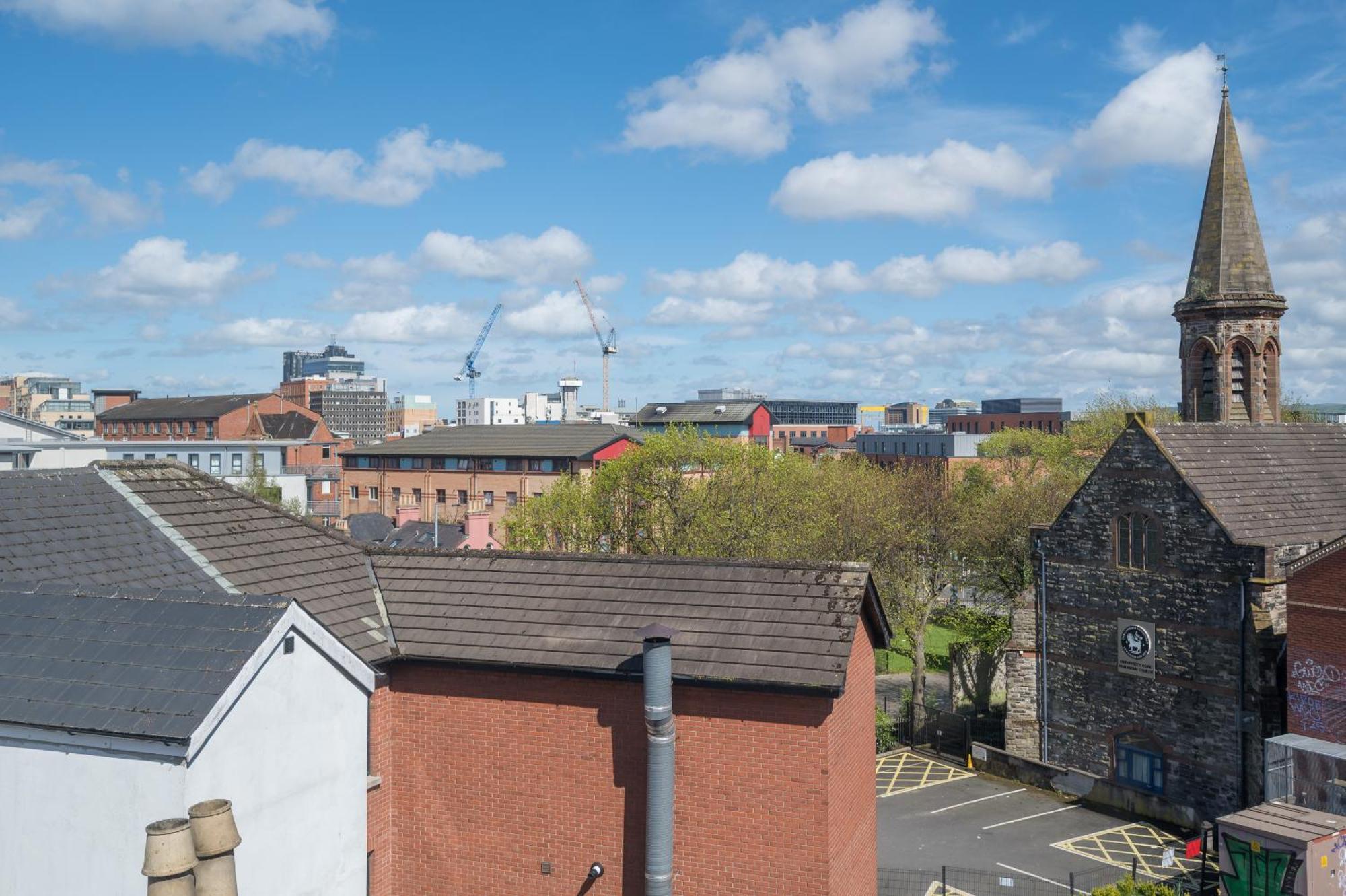Central Belfast Apartments Queen'S Hideaway ภายนอก รูปภาพ