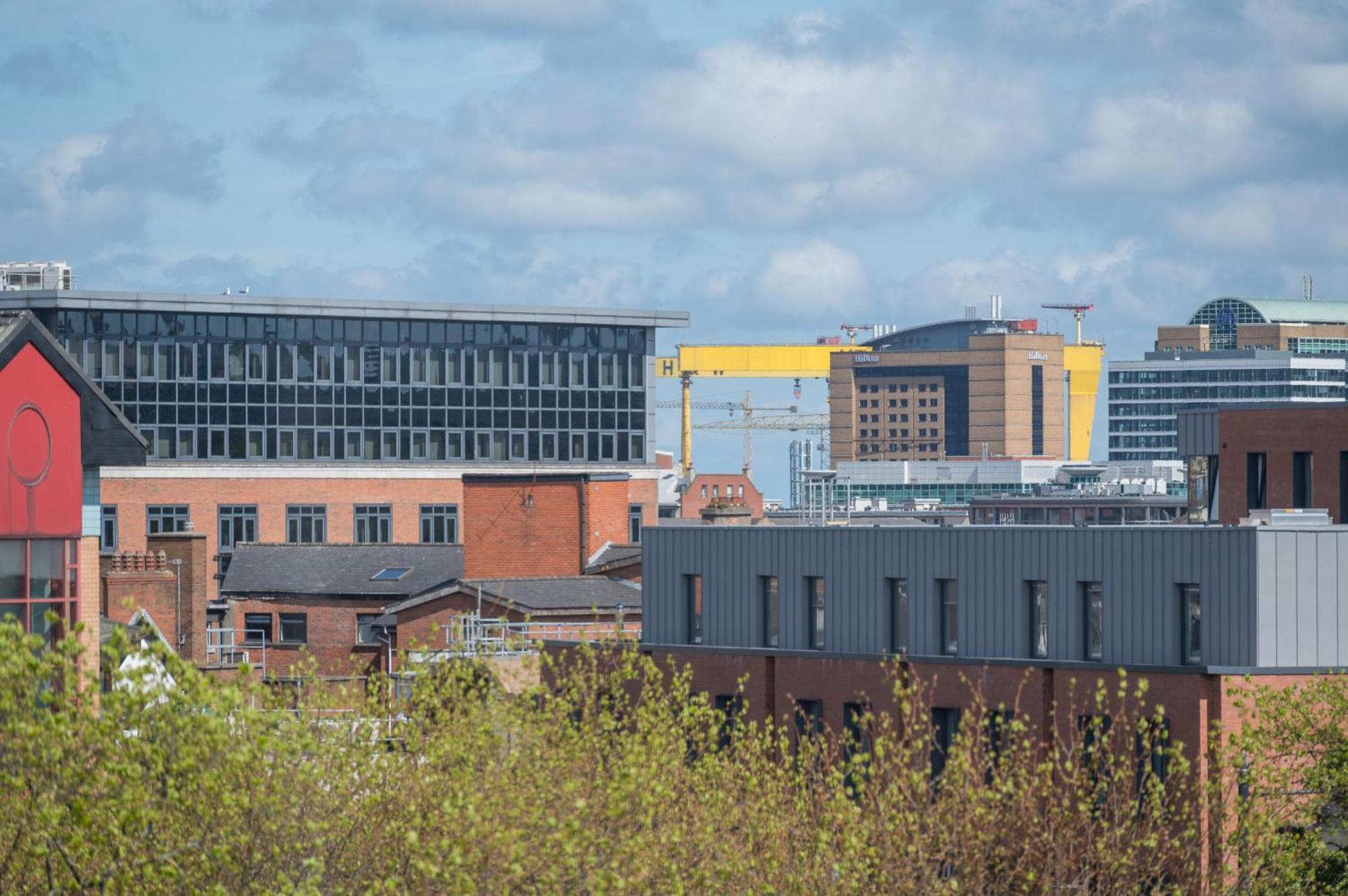 Central Belfast Apartments Queen'S Hideaway ภายนอก รูปภาพ