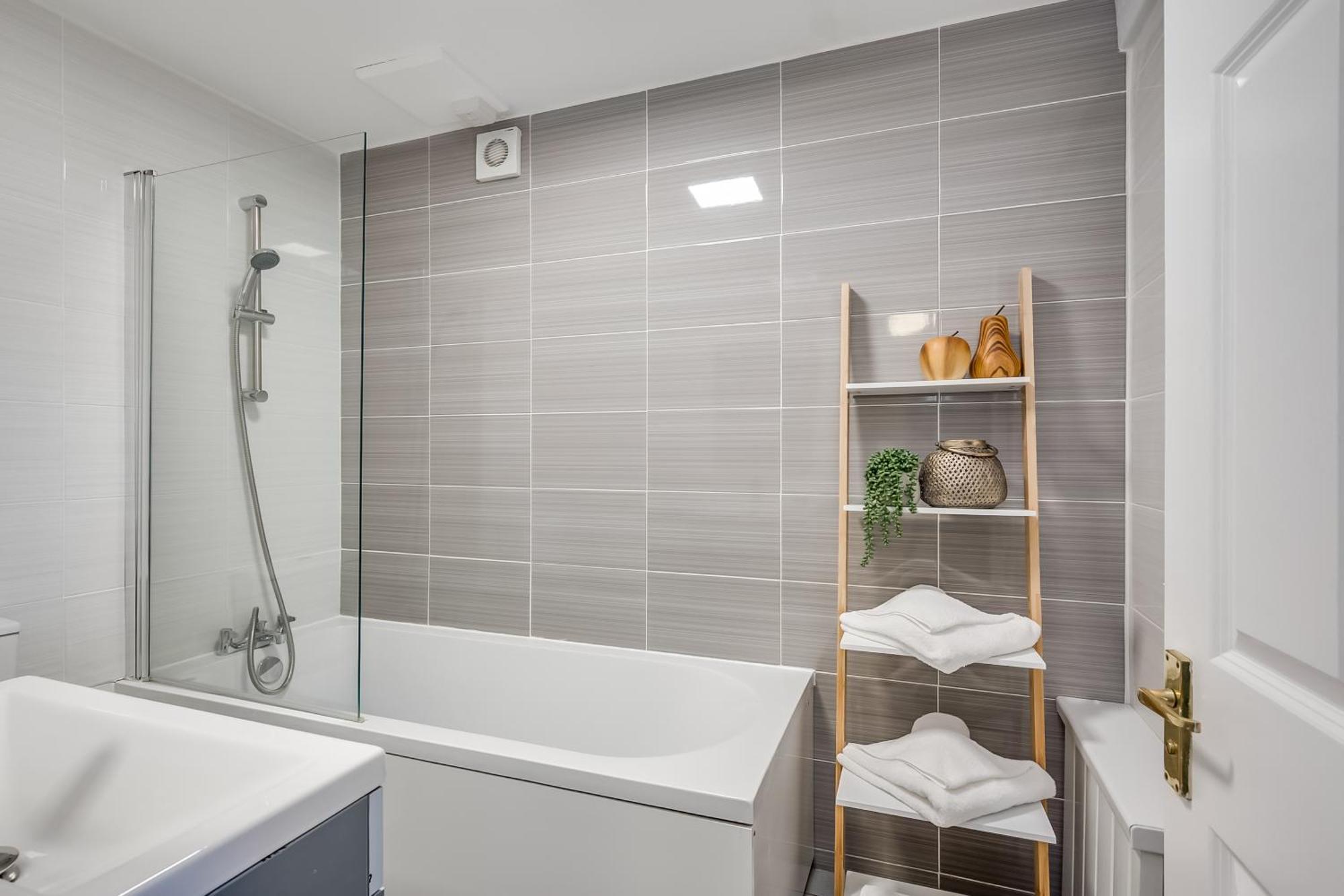 Central Belfast Apartments Queen'S Hideaway ภายนอก รูปภาพ